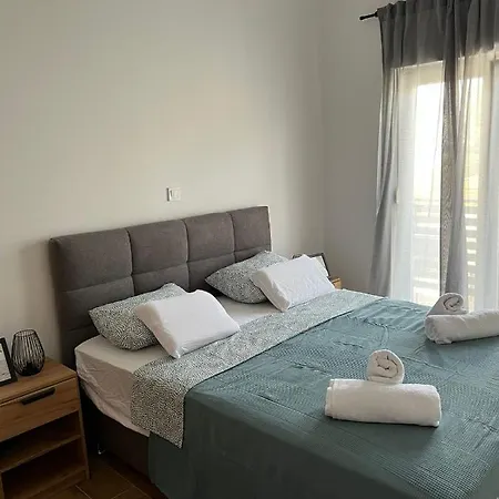 Gemini Apartment *